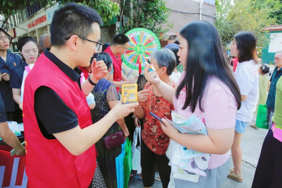 安博官方网站开展“绿水青山就是金山银山”主题公益活动